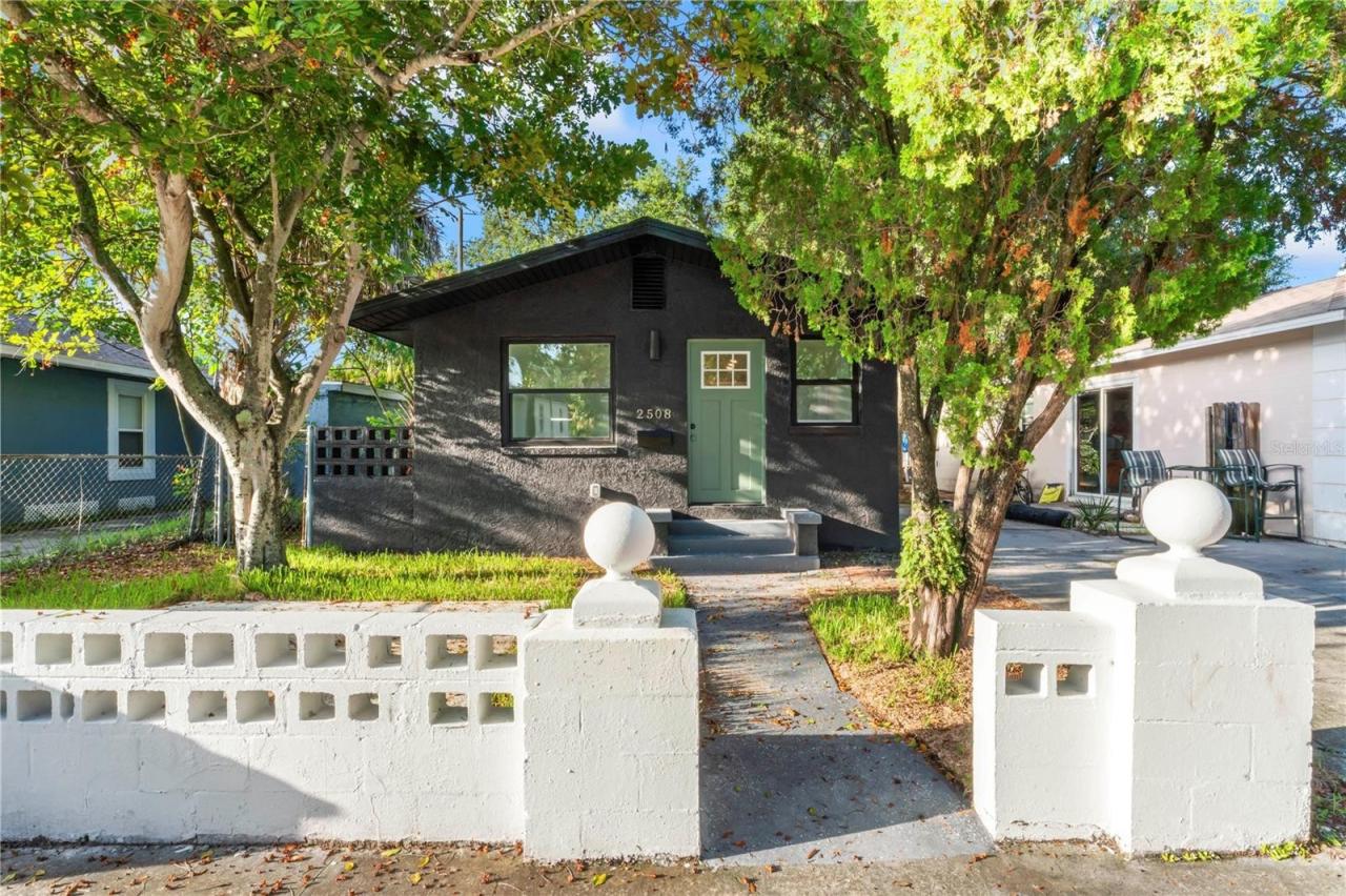  3D Virtual Tour 2508 11TH AVENUE S, SAINT PETERSBURG, FL 33712: Homes for Sale - Hommati  87ee9e70d9c35765f0fd25f068a8932a